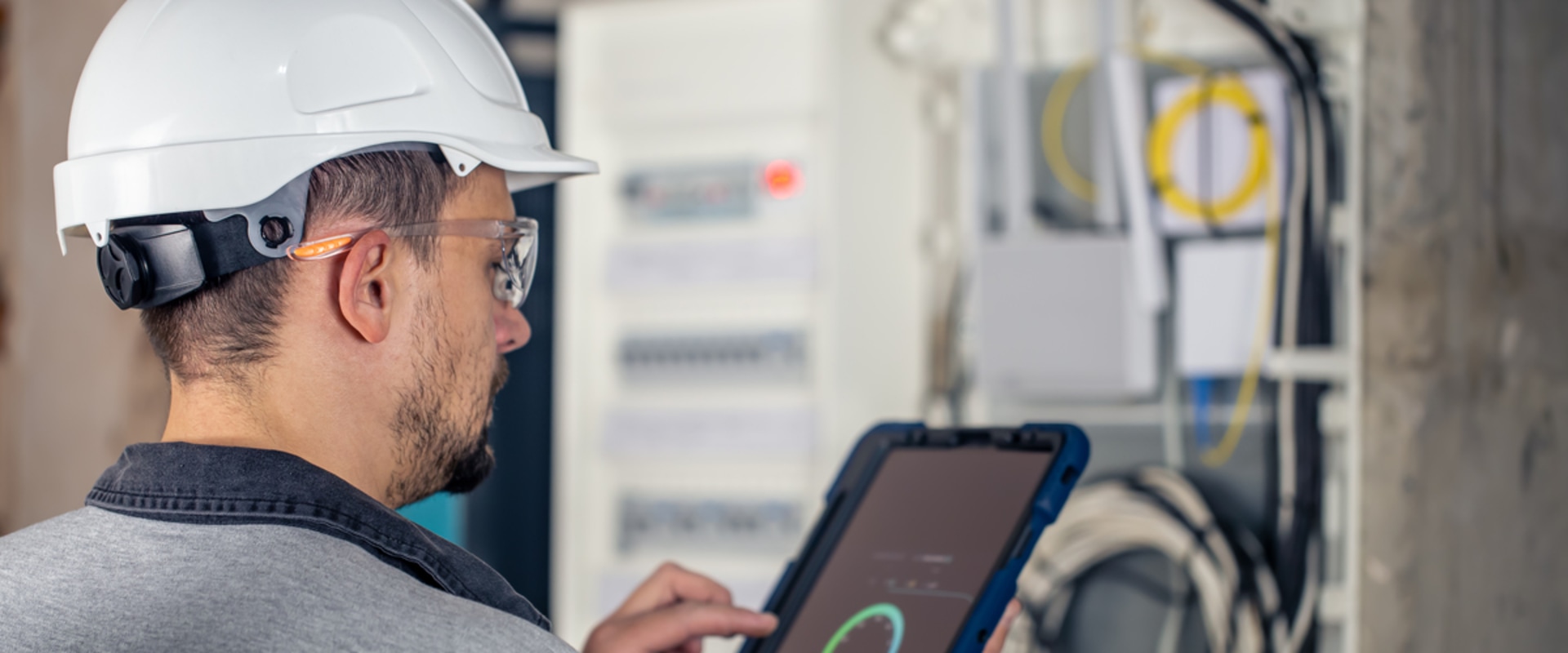Maximizing Energy Efficiency: A Guide to Remote Energy Monitoring Systems